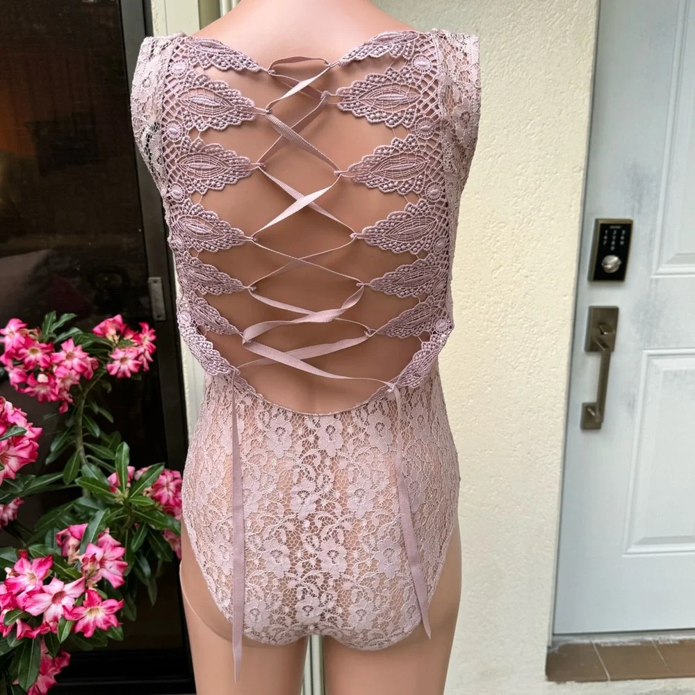 TOPSHOP. Women’s Body Suit. Size‎ 4. Pale Pink.